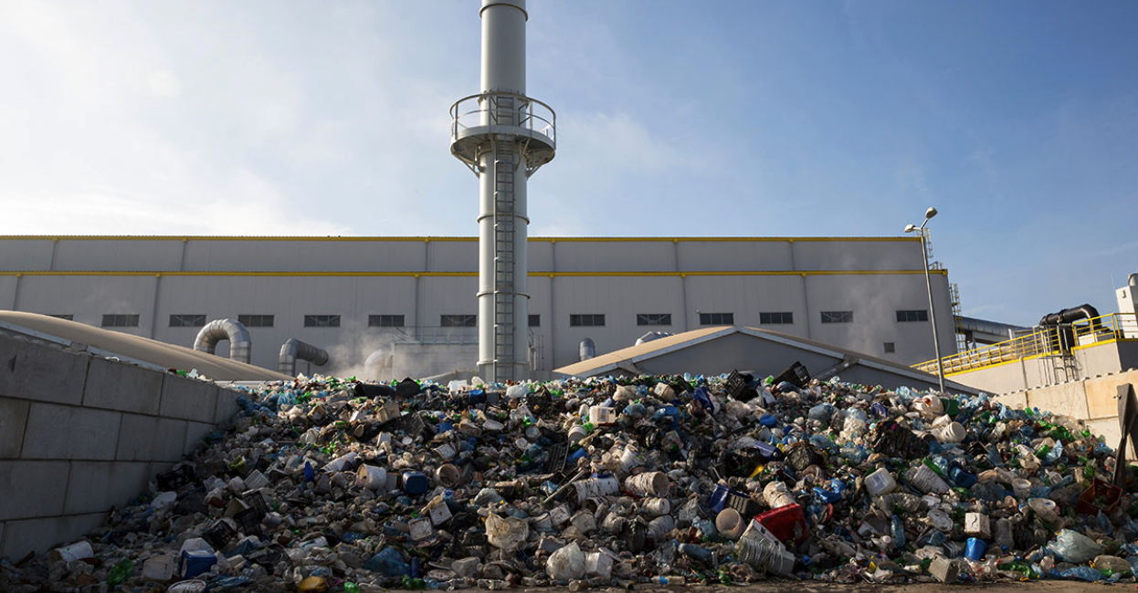 An image of a waste-to-energy plant.